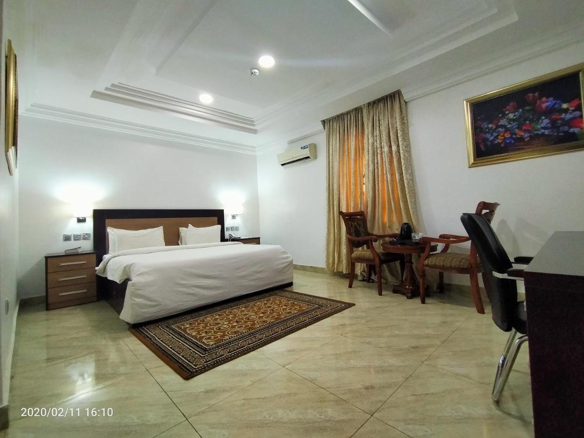 Hotel Immaculate Platinum Abuja Exterior foto